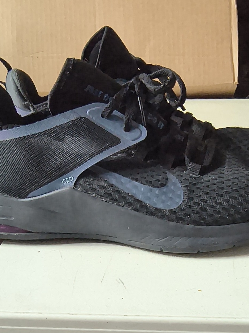 Nike Women's Air Max Motion 2 Black/Metallic Silver